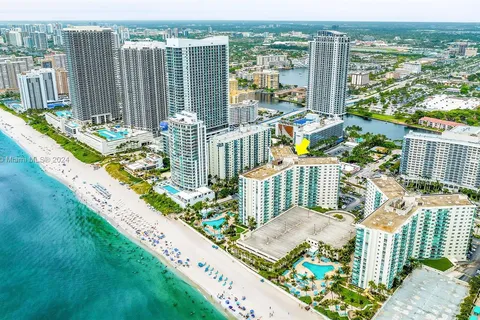 3901 S Ocean Dr, Hollywood FL 33019