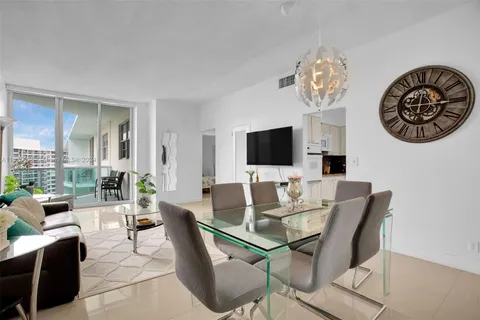 3901 S Ocean Dr, Hollywood FL 33019