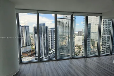 888 Biscayne Blvd # 4001, Miami FL 33132