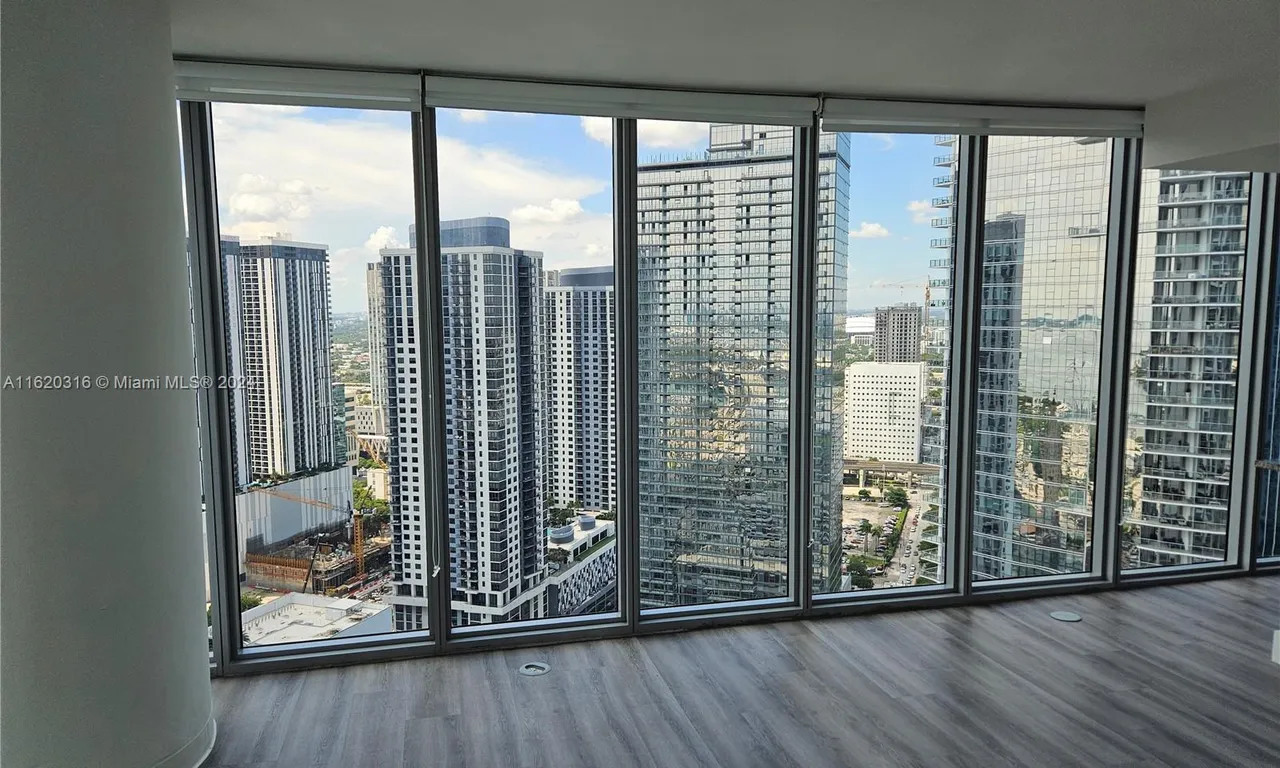 888 Biscayne Blvd # 2701, Miami FL 33132