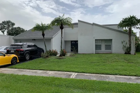 7471 NW 35th Ct, Lauderhill FL 33319