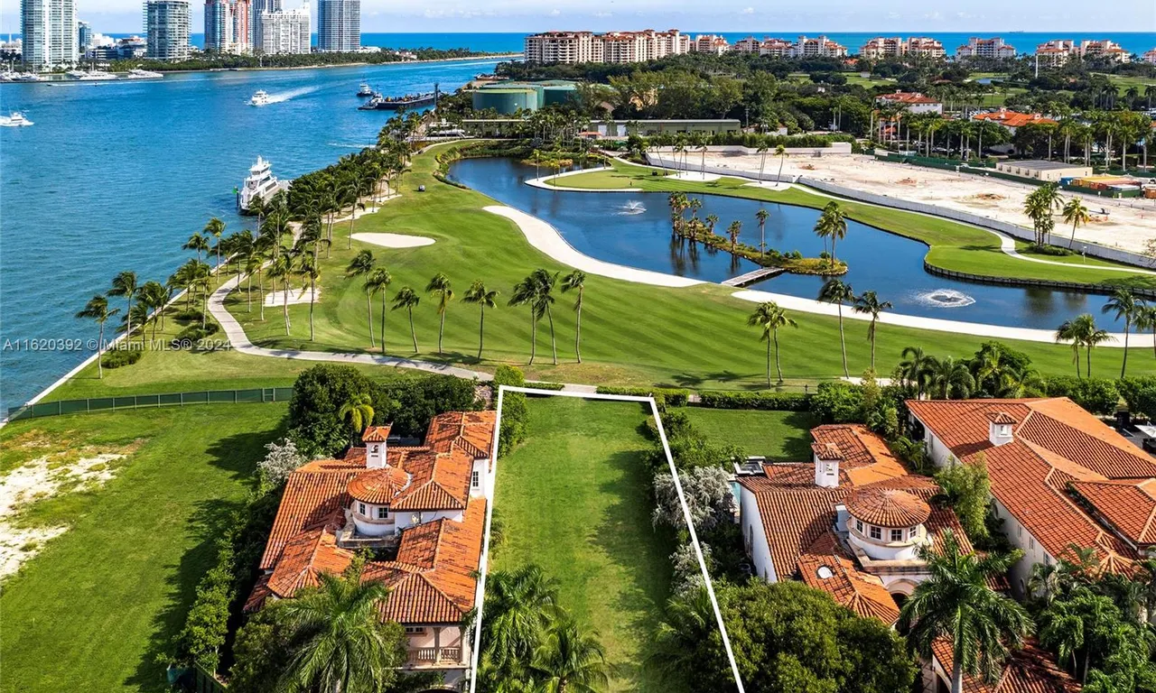 6911 VALENCIA DR, Fisher Island FL 33109