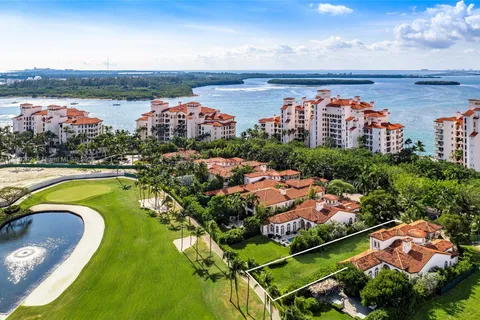 6911 VALENCIA DR, Fisher Island FL 33109