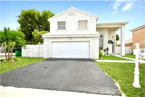 620 Royal Palm Way, Davie FL 33325