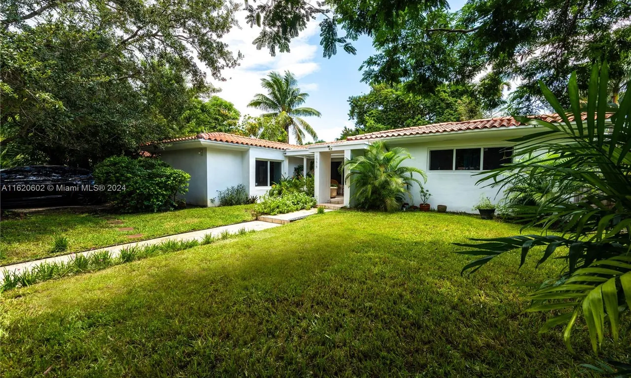 10619 NE 10th Pl, Miami Shores FL 33138