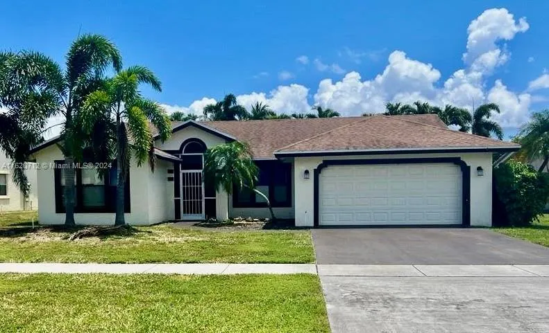 434 N Country Club Blvd, Boca Raton FL 33487