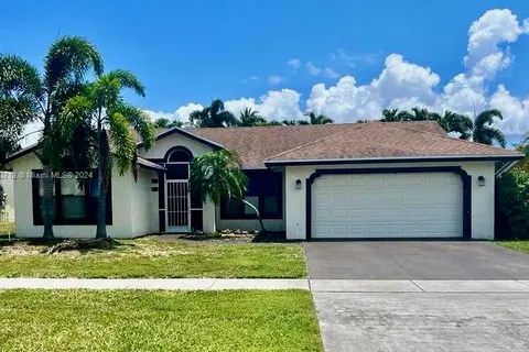 434 N Country Club Blvd, Boca Raton FL 33487