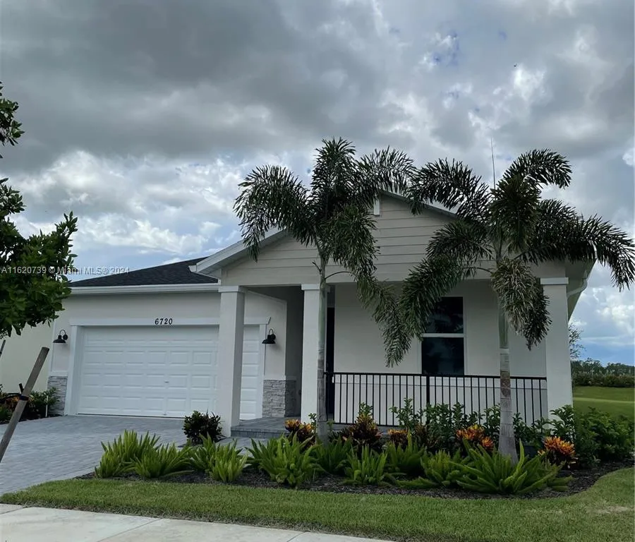 6720 NW Cloverdale Ave, Port St. Lucie FL 34987