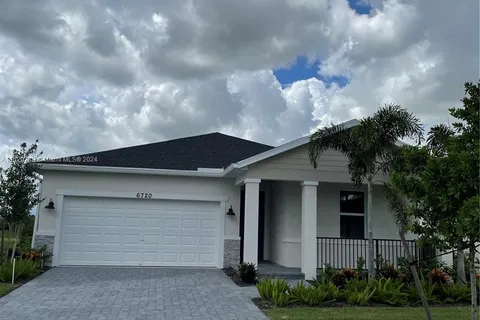 6720 NW Cloverdale Ave, Port St. Lucie FL 34987