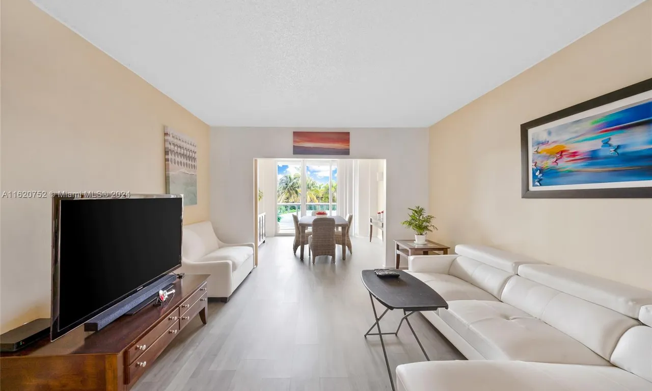 19380 Collins Ave # 220, Sunny Isles Beach FL 33160