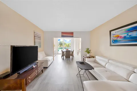 19380 Collins Ave # 220, Sunny Isles Beach FL 33160