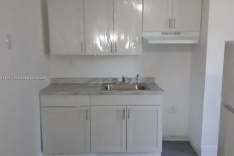 1003 SW 15th Ave # 18, Miami FL 33135