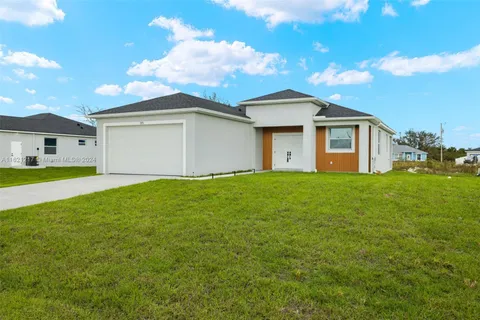 365 Pinehurst, Lehigh Acres FL 33974