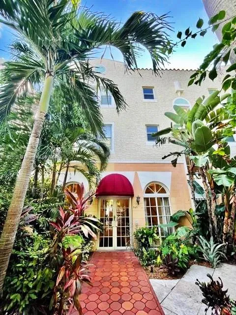 747 Michigan Ave # 203, Miami Beach FL 33139