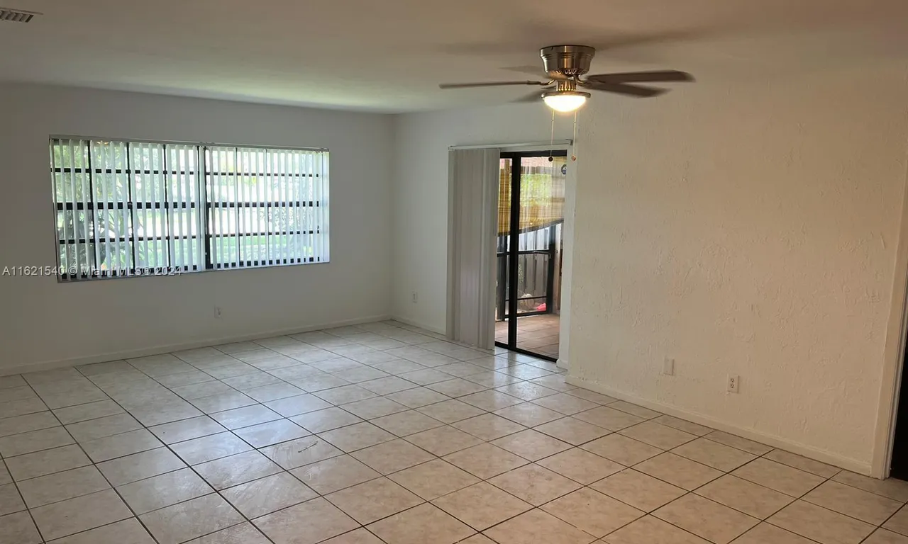 3686 NW 95th # 3686, Plantation FL 33351