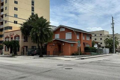 242 NW 12th Ave, Miami FL 33128