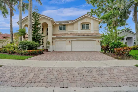 2531 Hunters Run Way, Weston FL 33327