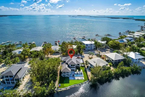 32 N Bounty Lane, Key Largo FL 33037