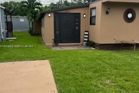 4848 SW 47 sw, Davie FL 33314