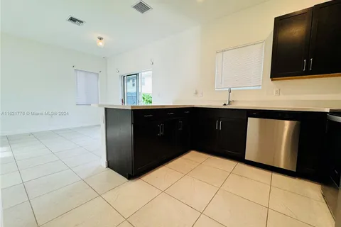 1727 SE 8th Pl # 1727, Homestead FL 33034