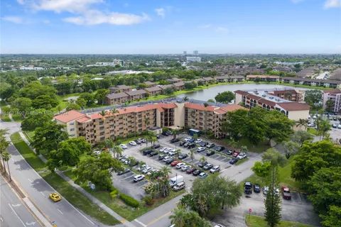 3905 N Nob Hill Rd # 206, Sunrise FL 33351