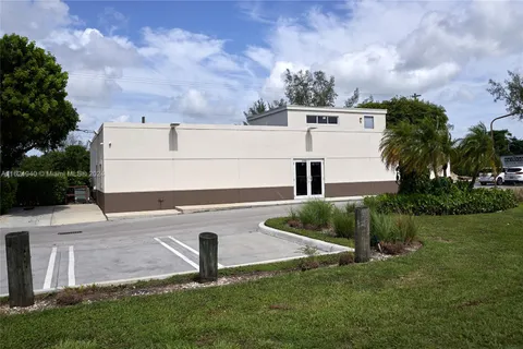 17701 SW 232nd St, Miami FL 33170