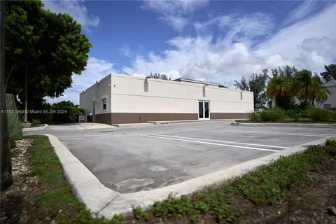 17701 SW 232nd St, Miami FL 33170