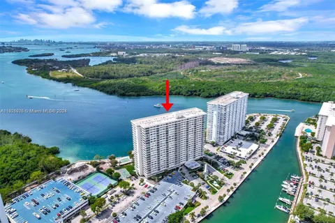 300 Bayview Dr # 1711, Sunny Isles Beach FL 33160