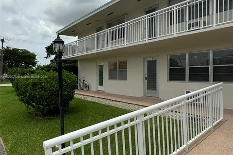 18 Hastings B # 18, West Palm Beach FL 33417