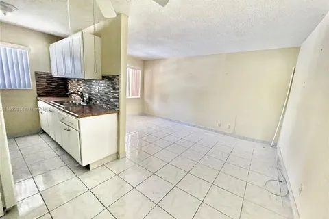 2145 Pierce St # 116, Hollywood FL 33020