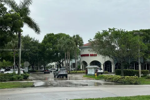 6800 Cypress Rd # 309, Plantation FL 33317