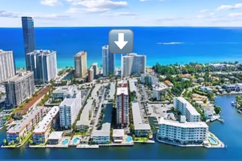 3181 S Ocean Dr # 403, Hallandale Beach FL 33009