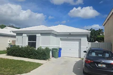 3062 Lighthouse Pl, Margate FL 33063