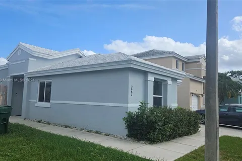 3062 Lighthouse Pl, Margate FL 33063