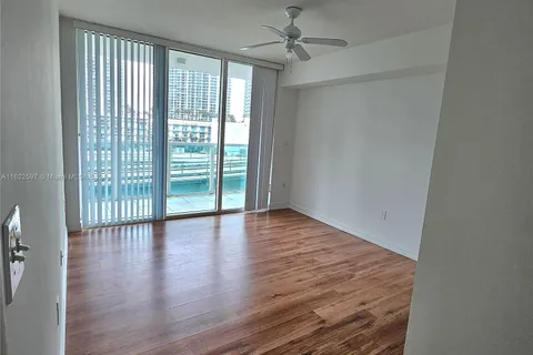 31 SE 5th St # 811, Miami FL 33131