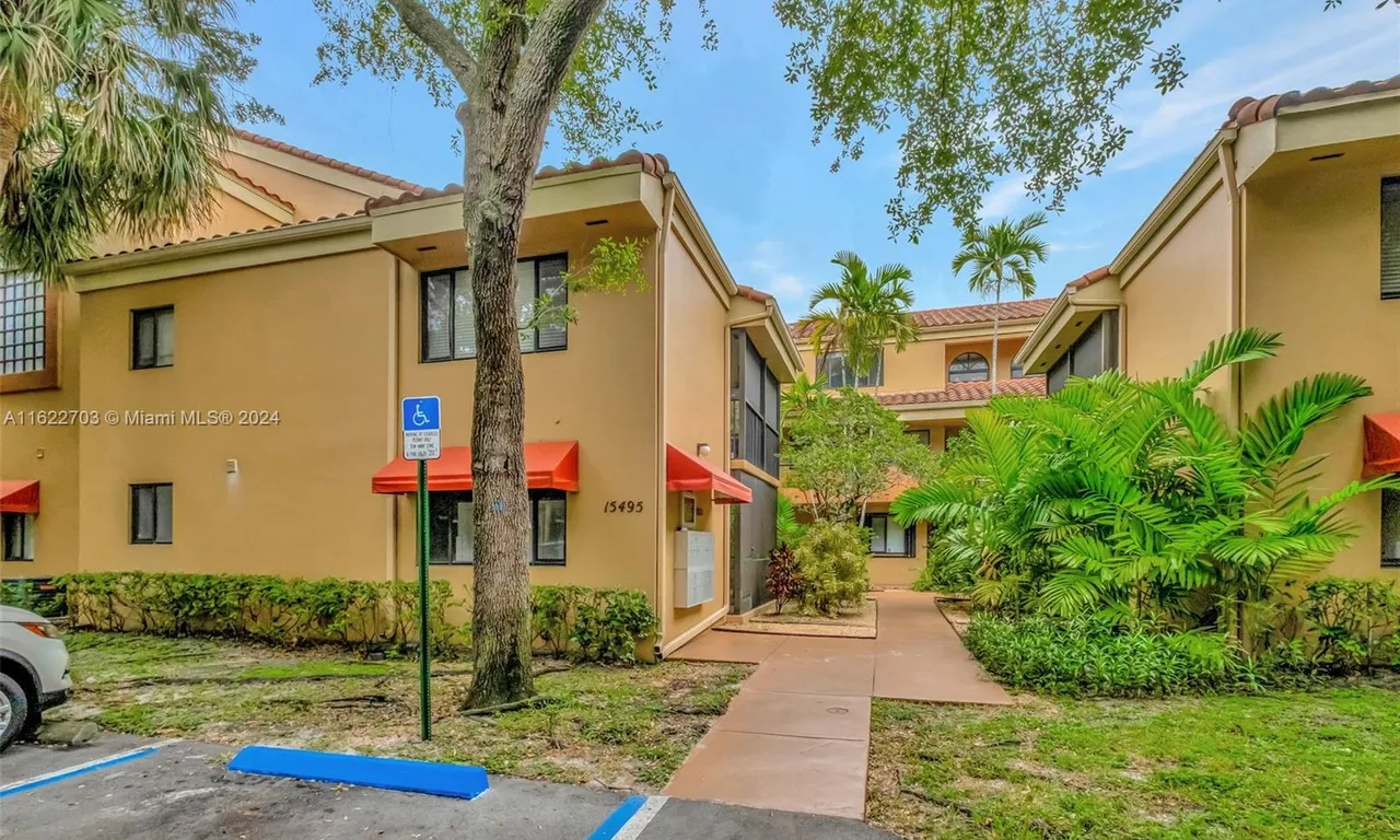 15495 N Miami Lakeway N # 4, Miami Lakes FL 33014