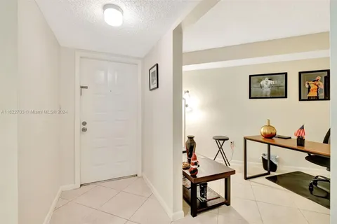 15495 N Miami Lakeway N # 4, Miami Lakes FL 33014