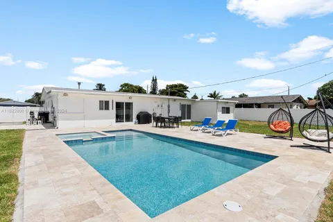 4765 SW 43rd Ter, Dania Beach FL 33314