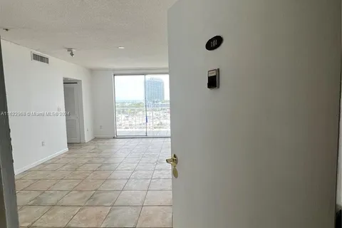 6900 Bay Dr # 10I, Miami Beach FL 33141