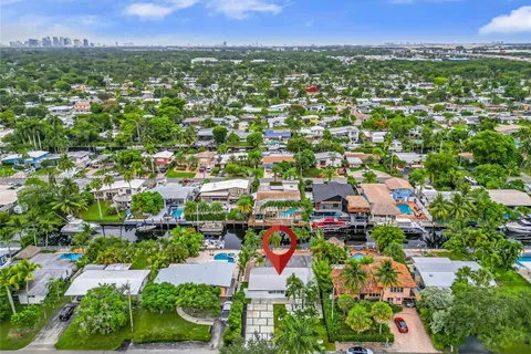 2524 Sugarloaf Ln, Fort Lauderdale FL 33312