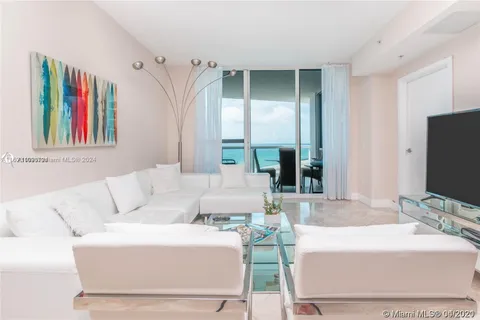 3801 Collins Ave # 1102, Miami Beach FL 33140