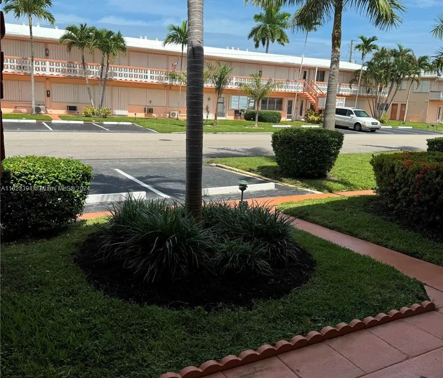 900 SW 11th Ave # 8C, Hallandale Beach FL 33009