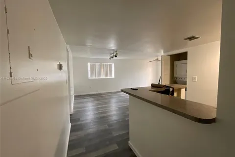 9877 Nob Hill Ct, Sunrise FL 33351