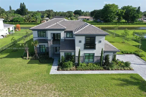 14920 Millstone Ranches Dr, Davie FL 33331