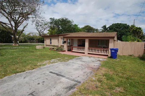 1801 NE 176th St, North Miami Beach FL 33162