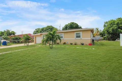 3401 NW 171st St, Miami Gardens FL 33056