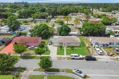 3401 NW 171st St, Miami Gardens FL 33056