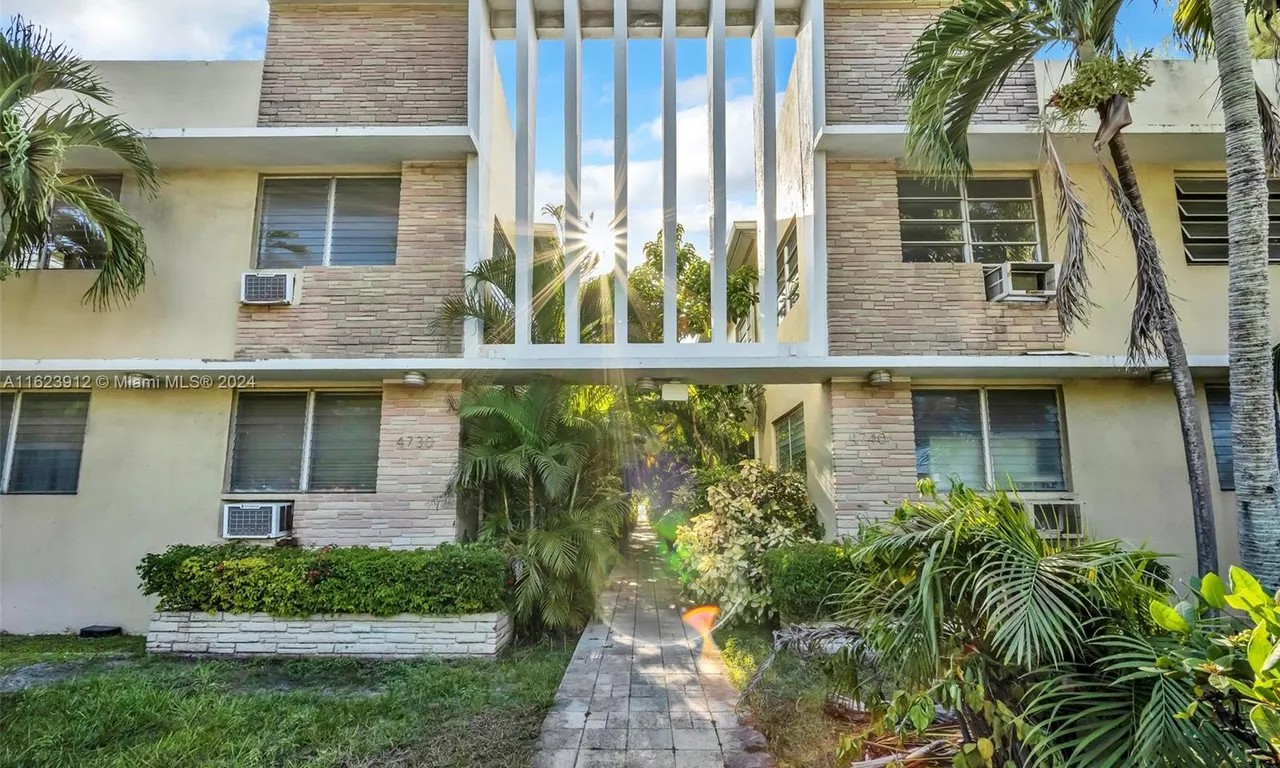 4740 Pine Tree Dr # 31, Miami Beach FL 33140