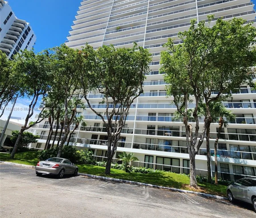 3731 N Country Club Dr # 2127, Aventura FL 33180