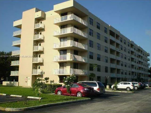 901 Hillcrest Dr # 515, Hollywood FL 33021